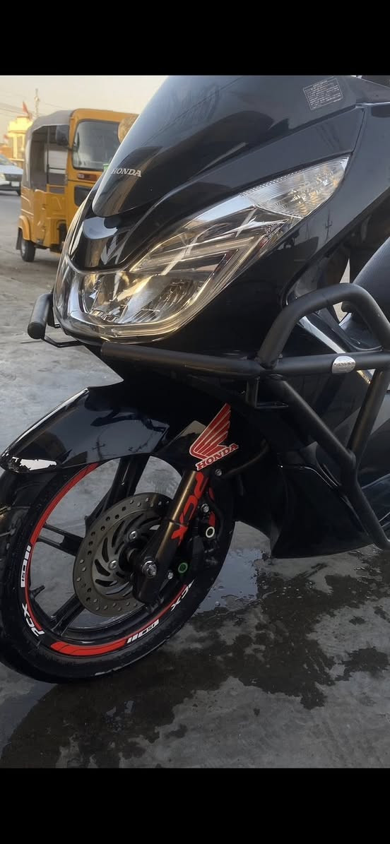 السلام عليكم دراجة بيسي اكس الجيل الثاني ياباني KF محرك 150 موديل 2019  ماشية 53 الف ابيع بدون درع السعر 15 وبيها مجال المكان بغداد حي النصر ***********
