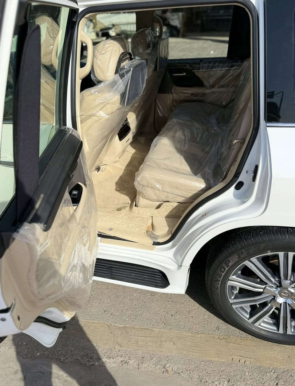 لكزز 2016 رقم اربيل بسمي مكفوله كفاله عامه حته دعميات من صبغ ماشيه 105 تخم تاير دلوب جديد رام مال شركه موجود بعده فول موصفات جناي لكزز يعرف شنهو موصفات جديده بمعنه لكلمه سعر 585  مكلف بنشر للستفسار ‭0771 701 0056‬تصل
