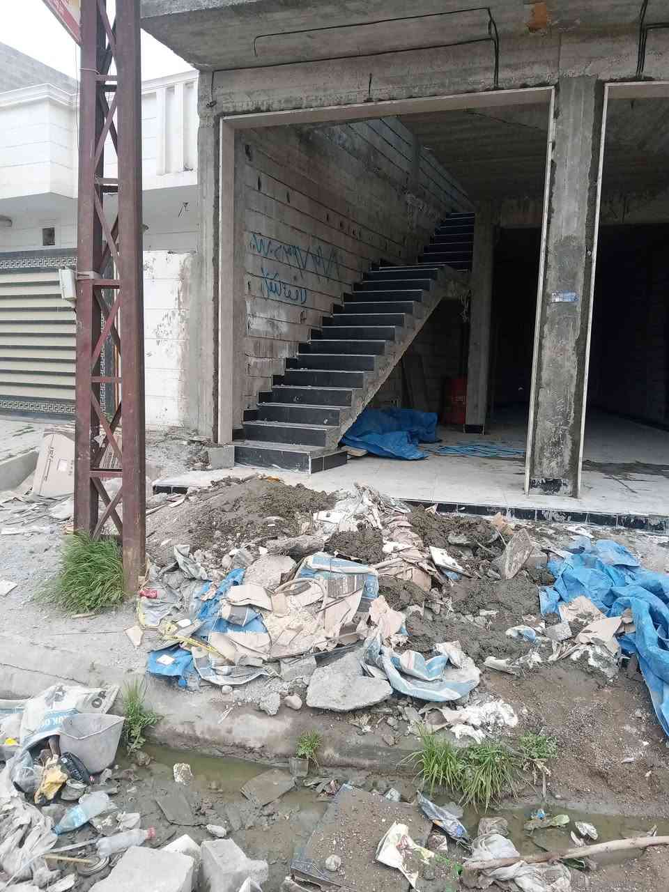 ابو أزل للمرمر
اي استفسار راسلني 
نظام العمل براغي وتشميع 
***********
نشتغل داخل كركوك وخارج
