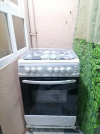 طباخ 4عيون شغال كامل فرن هم سعرو 50 وبي  مجال لشراي  07733398802