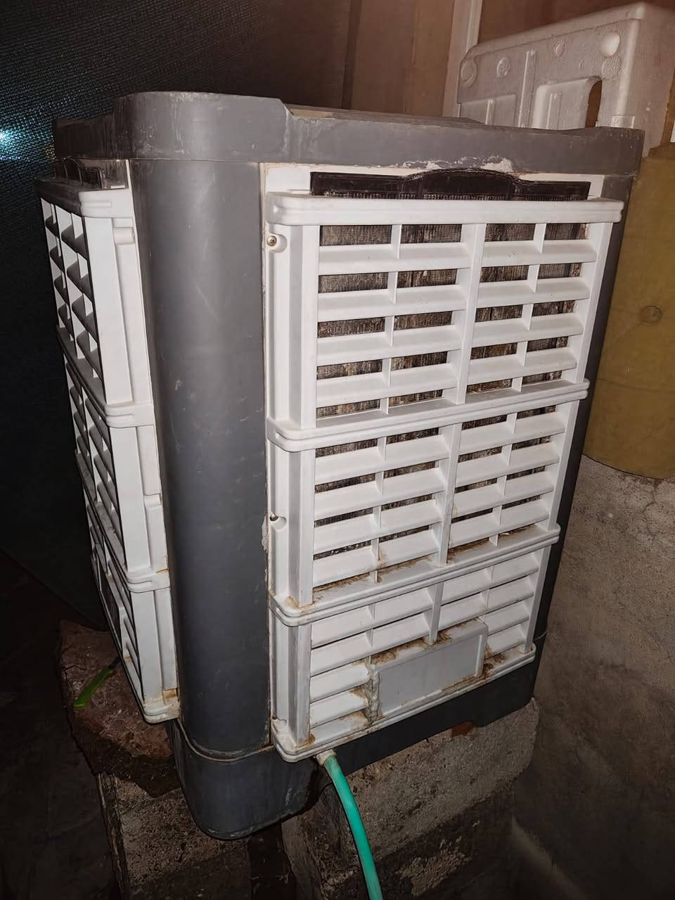 مبرده للبيع مستخدمه قليل حيل نضيفه سرعتها 24 بارده ثلج العام اخذتها ب350 هسه رايدها ب175 الاتصال ***********
