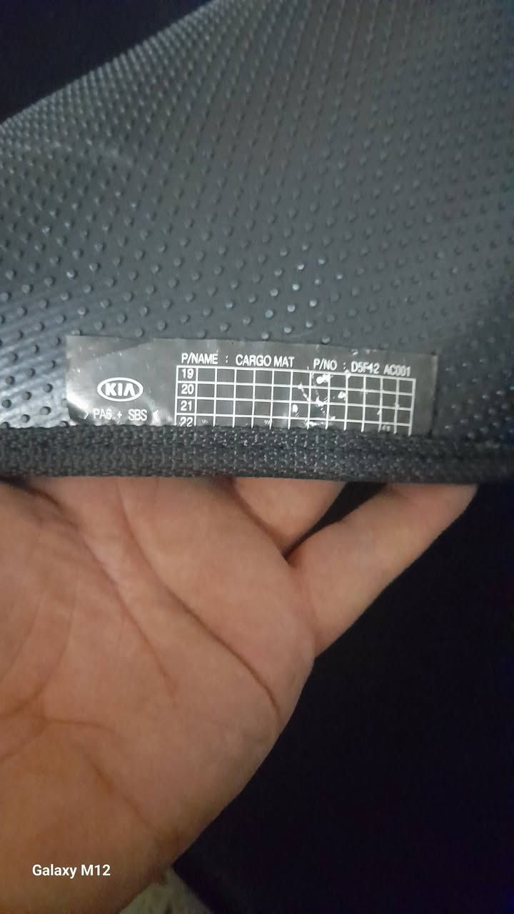 تخم ارضيات اوبتما وفرشة صندوك اصليات مال شركة كلش نضيفات والمديل مكتوب على الفرشة واي ستفسار موجود وتساب *********** وشكرا
