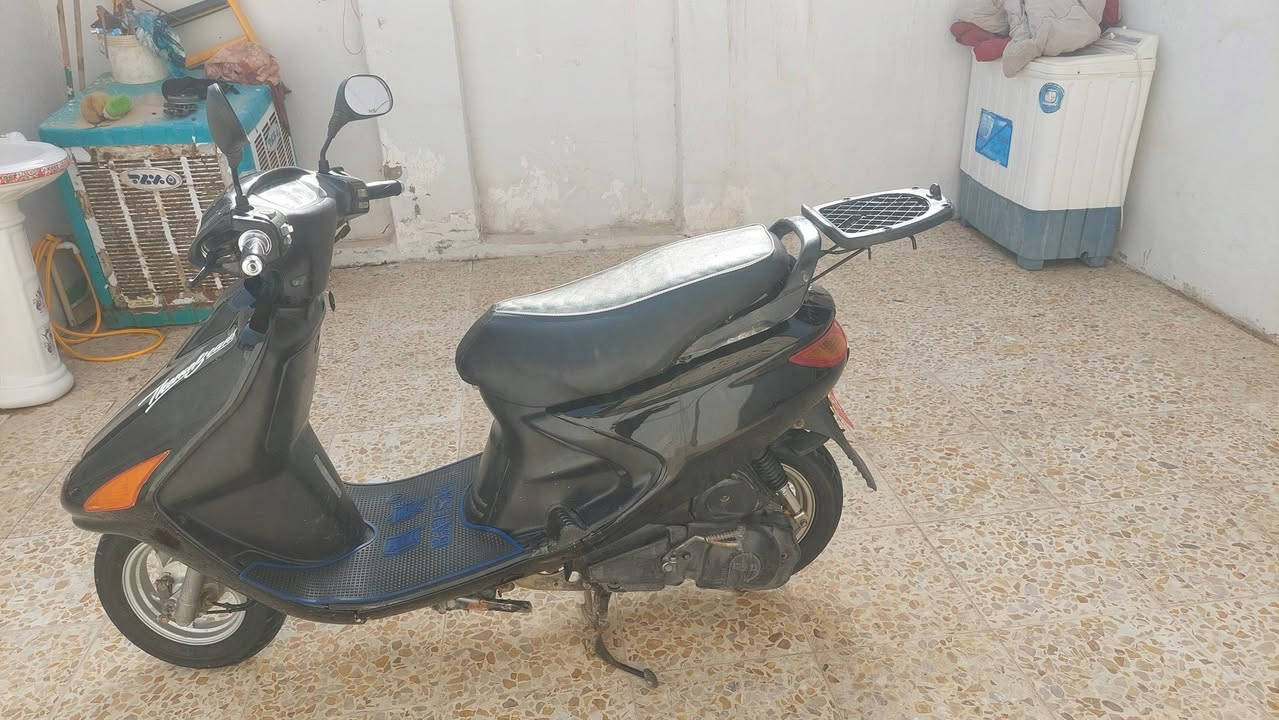 سلام عليكم  دراجه فراشه  للبيع  نضيفه كهربايات كله شغاله نكره سلف العده مراوس اب كامكو نضيفه السعر375 المكان النجف ***********
