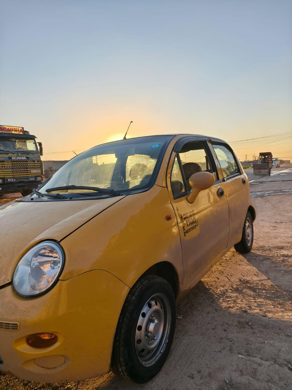 السلام عليكم للبيع كيو كيو2012رقم نينوى مصطره لي2030هيه وقرمه صفر محرك معمر ويمن؟بدون صبغ السعر 32وبيه مجال الرقم ***********
