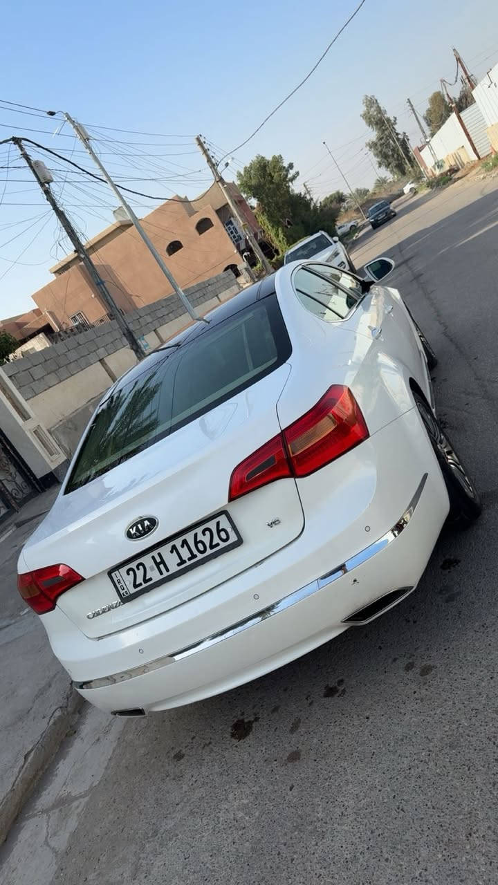 السلام عليكم
كادنزا 2011 للبيع او المراوس 

فول ١/١ خليجي بدون اي صبغ 

بانوراما-كشنات كهرباء- كامرة وحساسات امامية وخلفية-تشغيل عن بعد—بردة خلفية- مري شفط-وشادلها شاشة جبيرة وسستم صوت 

مكينة 3500 دوش 6 سلندر 

ادامة كاملة بلكات نوزلات صدر امامي خلفي كااامل جديد ومنضومة تبريد جديدة 

تايرات جدد 

مكاني بغداد المنصور 

*********** 

السعر 128
