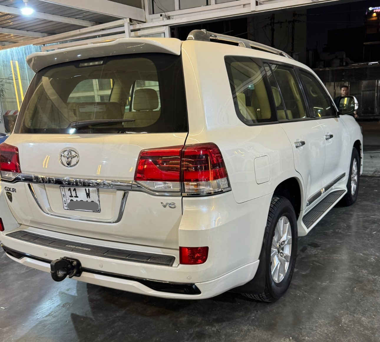 سلام عليكم
لاندكروز 2017 فطيم 
ماشيه 96كم رقم بغداد الجديد بسمي 
مكفوله فقط بارد بسيط فول مواصفات سعر 480وبيها مجال ***********
