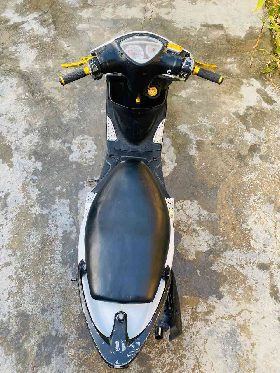 سلام عليكم دراجة ماكس للبيع
دراجة بلادية نضيفة  بوشة49 بلاد ما مفتوحة دراجة تخبل شلعة وعدل كهربائيات شغالة ما عدة المعدل مو شغال  تزويد خارجي كلة اصلي 
السعر 600 وبيها مجال للشراي الخاص مفتوح


**إذا كنت صاحب هذا الإعلان وتريد حذفه لأي سبب، رجاءا أرسل رسالة إلى الدعم الفني**