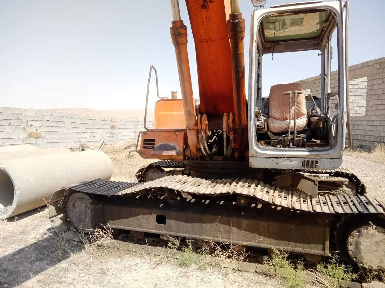 السلام عليكم حفارة اللبيع موديل 95 محرك معمر جديد السعر 80 وبيهامجال الاتصال على رقم ***********
