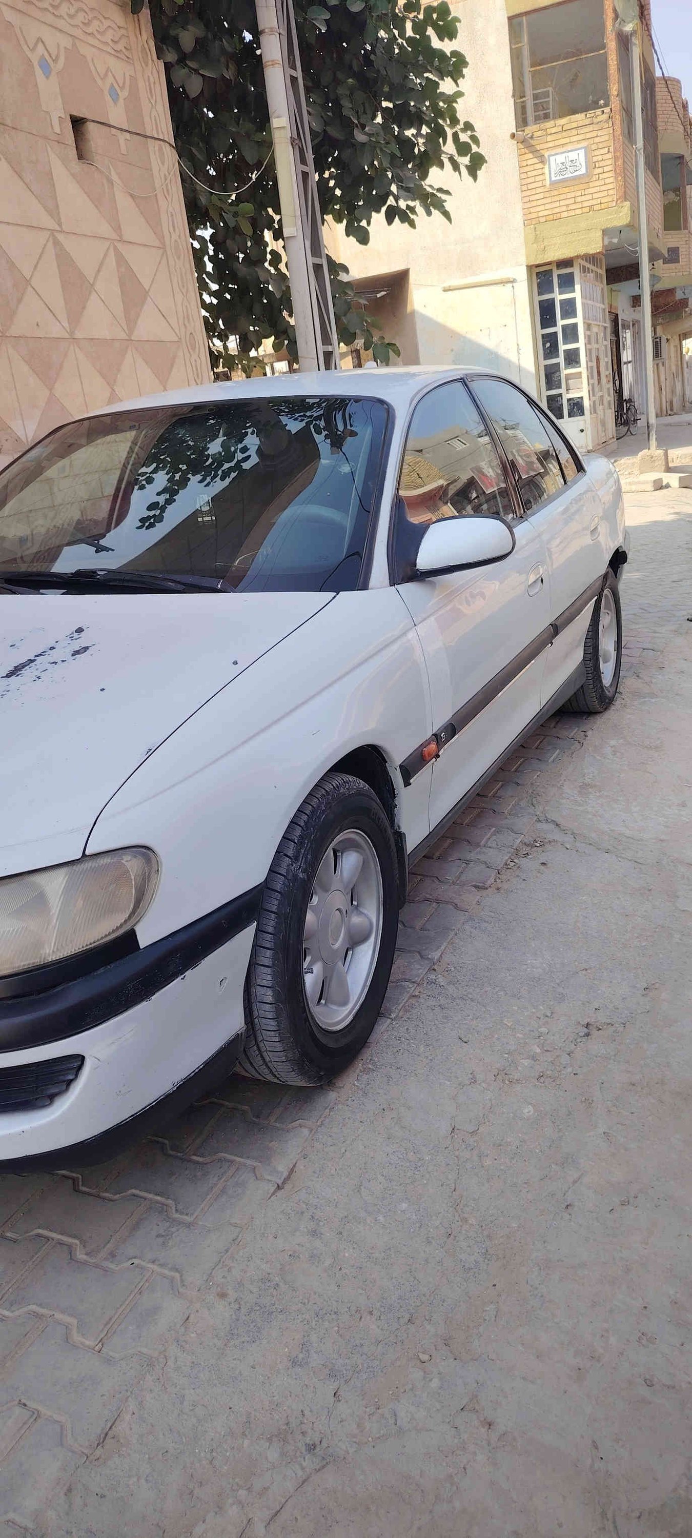 السلام عليكم اوبل بزون موديل 96 محورففتي 2500 فيشه وبطل المرغوب تبريد ثلج تدفئه شغاله
منضومه بانزين جديده عبوه جديده تخم تاير مال بي ام عريض غرفه جديده سستم سماعات  باتري جديد 
لايت زنون رقم بغداد بسمي نفس اليوم مداور ترايك 180 شرط مكان الدوانيه قضاء عفك ***********
السعر 52 وبيهه مجال
