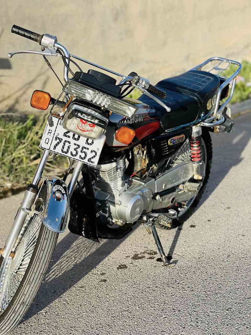 السلام عليكم دراجه للبيع موديل المحرك 2024 والشاصي 2014 رقم وسنويه رقم ديالى تحويل ثاني يوم محرك اسبانه مطاخه لا صرف ولا تبخيرر الدراجه مابيهاا نقص كله شغال السعرر 1300 وبي مجال مكان خانقين امام عباس  للستفسار خاص اوو راسل واتساب *********** الرقم مقفول راسل واتساب
