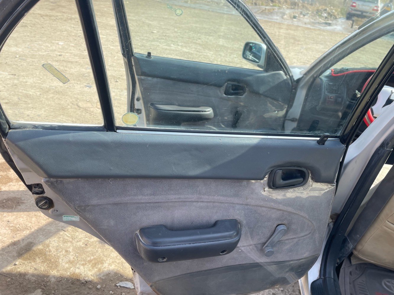 📣 للبيع: تويوتا كورولا 1994 (وارد أمريكي) 
• ✅ الصبغ:  (صبغ بلادي ).
• ✅ المحرك: 1600 
• ✅ الكير والمكينة: بحالة ممتازة.
• ✅ الكهربائيات: شغالة 100% تبريد شغال 
• ✅ الصدر: صدر أمامي وخلفي بحالة ممتازة. 
• ✅ الأوراق: مشروع وطني، سنوية ل2027 , رقم بصرة.
• ✅ للاستفسار : رقم الهاتف ***********, ذي قار
• ✅ السعر : 55