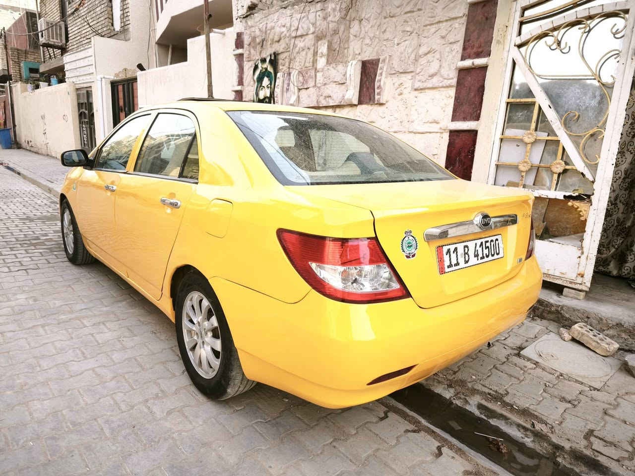 السلام عليكم بي واي دي 2011 كير اوتو السياره بيها طخطخات مال شارع وصبغتها عام جماليه صبغ درجه اوله كير ومكينه لانسر بلادي بيها منضومه مال غاز بس يرادلها ادامه شغاله كلشي مابيها باسمي هزه جديده سنويه لل2031 ارقام جدد السعر 47 وبيها مجال مكاني نهاية حي اور ***********
