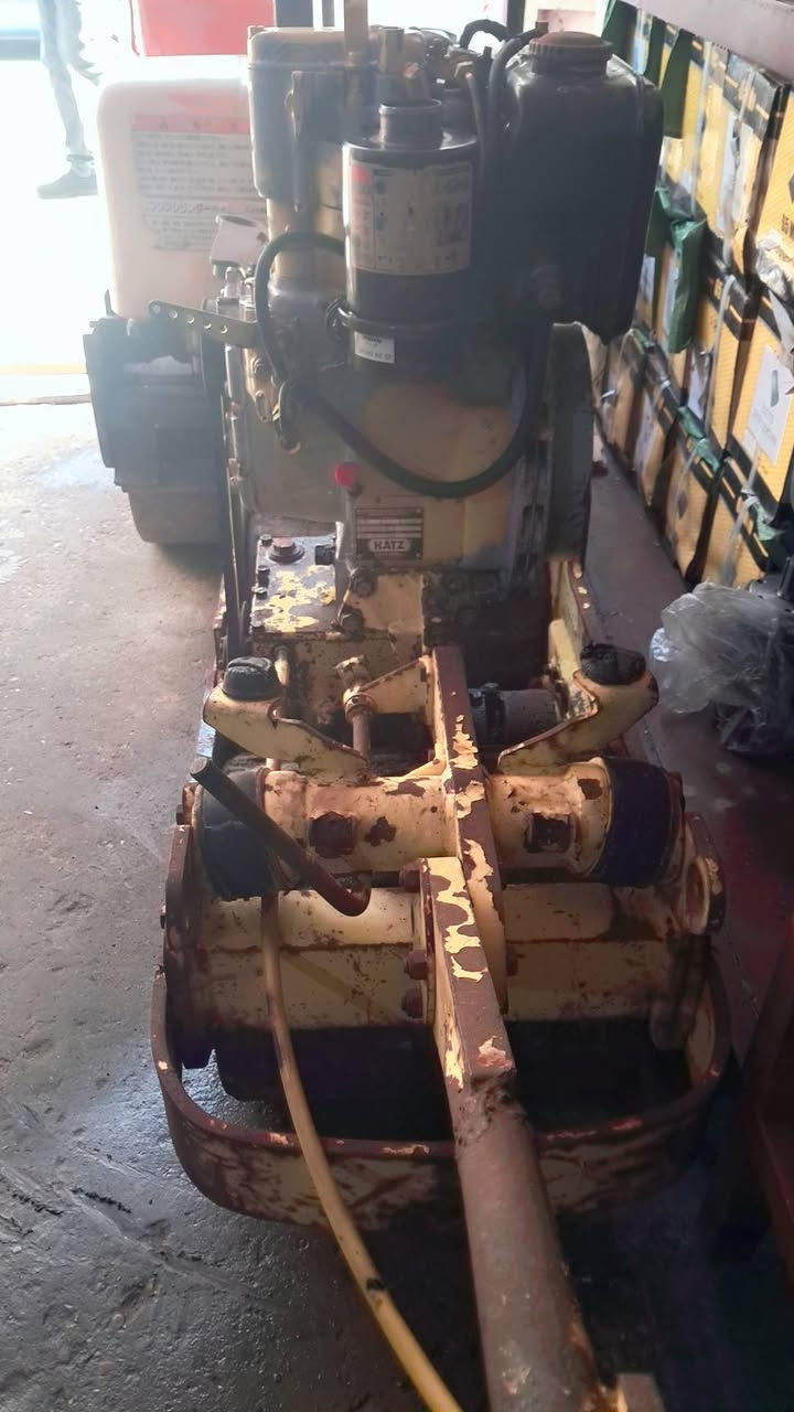 حادله صنع الماني نوع بوماك
وزن ٣٠٠ كيلو 

محرك نوع هاتس 

استندر غير مفتوح المحرك

كامله حلوه حيل 

شغلها مرتب وموضح بل الفديو 

تشتغل بل الممرات الضيكه 

للتواصل والاستفسار اكثر 

إتصال 📞 على الرقم ***********

@الجميع
