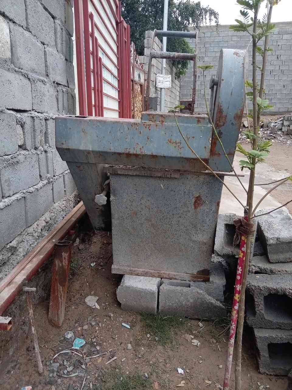 السلام عليكم
بدي كتر معامل بغداد البلادي  للبيع بدون موطور للاستفسار الاتصال على الرقم ***********
