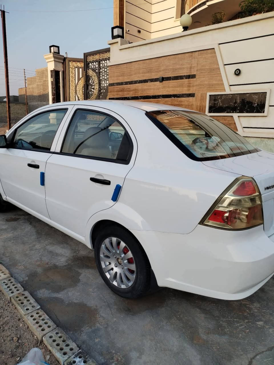 السلام عليكم افيو ٢٠١١ خليجي محرك ١٥٠٠ مفتوح بيه جاملغ الايمن سياره جديده مامتعوبه كلشي ماناقصه تبريد ثلج  سياره جاهزه تخم تاير جديد  السعر٧٠.  وبيها مجال بصيط الشراي يخابر  *********** مكان السياره فلوجه
