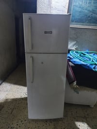 متاح ثلاجه العنوان مدينه الصدر  ٠٧٧١٠٥٦٥٢٤١