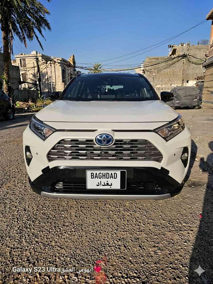 للبيع 
راف فور 
موديل ٢١
XSE
فول مواصفات 
بدون ايرباك 
لون ابيض 
تو كلر 
فتحه 
 بصمه و بصمه ابواب
رادار امامي وخلفي 
صندوك كهرباء 
ماشيه ٧٢ الف
السياره بدون اي نقص بشرط
حادثه
بيه صندوك صبغ 
وجاملغ امامي مبدل اصلي بدون صبغ 
وباب  السايق بل عراق ابو دراجه شخطه وصبغته
اتصل 
وارسلك صور الحادث 
***********
السعر ٢١.٥٠٠
مكاني 
بغداد حي الخضراء
