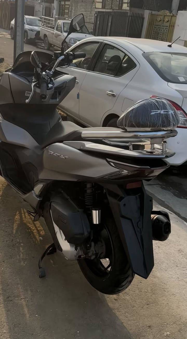 سلام عليكم
PCX
كفاله عامه كلها شغال
دراجه ياباني لون مميز
للمعلومه ماحب أصور هواي 
عندي هذا التصوير فقط 
سعرها 22 ورقه وبيها مجال 
مكاني بلشعب 
للاستفسار ***********
