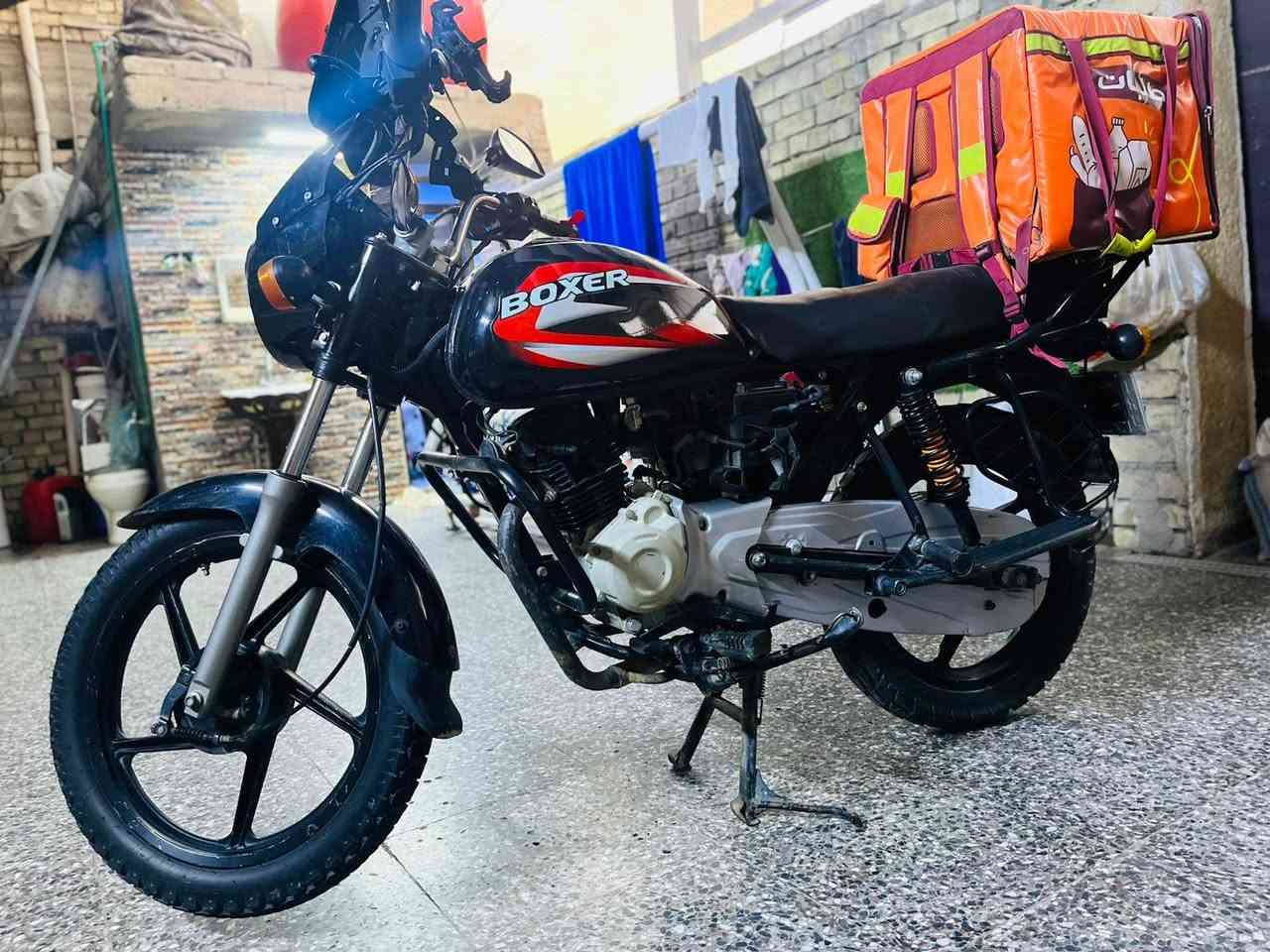 السلام عليكم دراجة بوكسر 2021 مرقمة بغداد نكليزي لوحتين دراجة خير من الله مجفتة تجفيت مضبوط يم شخص معروف ما بيها نقص كهربائيات كاملة شغالة بس الكفر مال باتري مكسور
السعر 1700 مليون وسبعمية وبيها مجال قليل  
بس الشراي يخابر 
***********
مكاني بغداد العبيدي
