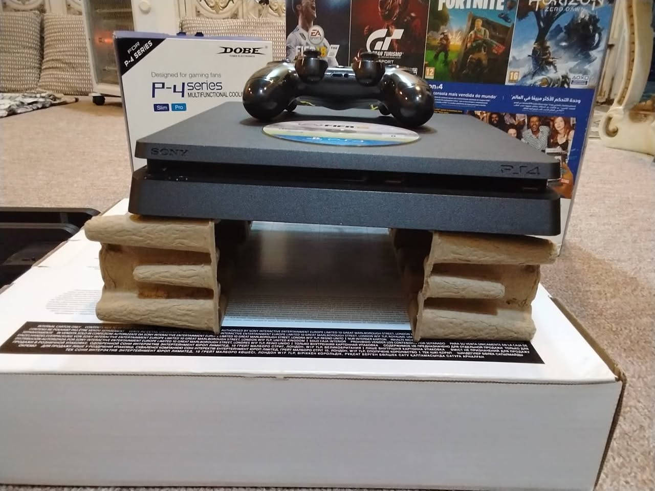 Ps4 للبيع بحالة ممتازة جداً هارد 500مع الملحقات 
السعر 250 
واتساب *********** السماوا, المثنى
