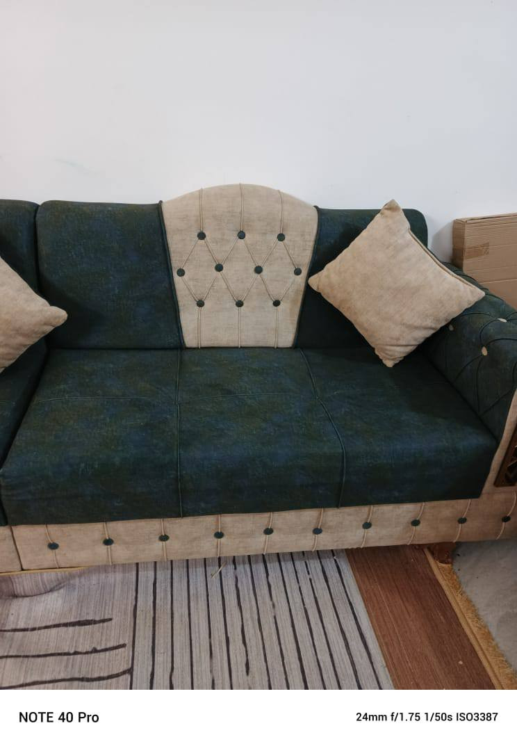 ديوان للبيع نظيف مابي أي عيب أو كسر سعرة ٢٧٥
بعقوبة تقاطع القدس
***********
