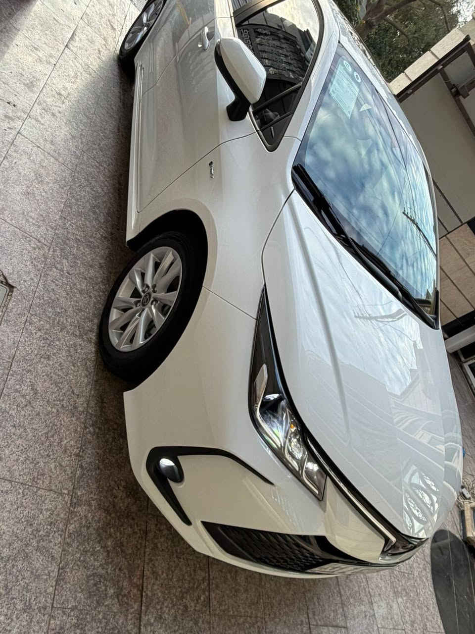 السلام عليكم كورلا هايبرد بعدهه بحالة الزيرو ماشيه 8000 السعر 160 مكاني السيده تقاطع درويش رقمي***********
