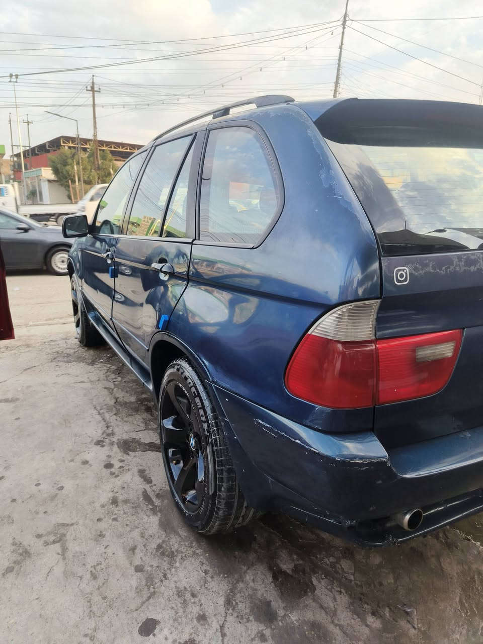 السلام عليكم للبيع BMW X5 موديل 2001 كير مكينة خير من الله محرك 6 مسكر دبل فانوس 3000
السيارة بسمي تحويل ثاني يوم 
سلايد روف شاشة تحكمات ستيرن 
السعر 65 وبيهة مجال 
للاستفسار ***********
***********
