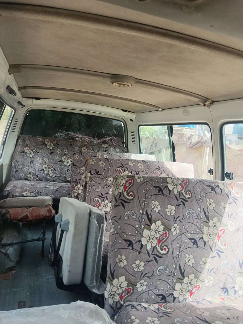 السلام عليكم فتون للبيع موديل 8 راعيها رقم احمر كربلاء متوفي وبيها قاصرين مكينه مقفوله سياره شغاله ما ابيها نقص هذا رقم الهاتف *********** ولا اكم راس عادي يجي خاص 17 وبيها مجال مكان السياره بالنجف
