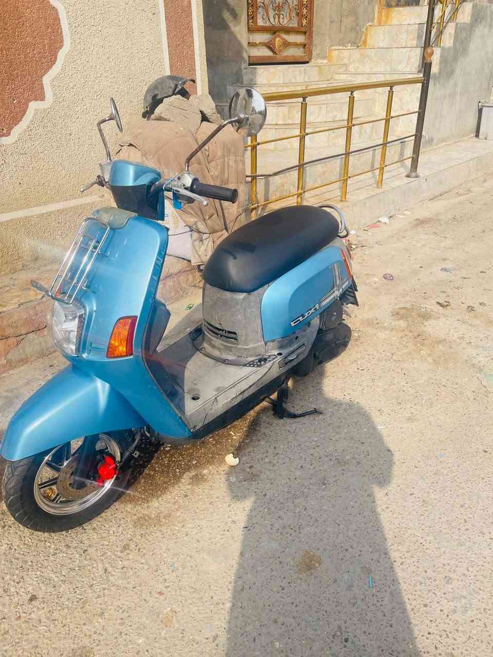 السلام عليكم دراجه بوليسي للبيع دراجه كابريتر دراجه صار لها ثلاث اشهر من نازله رمبه بلادي والويل البلادي موجود دراجه كلها بلاديه اي قطعه تبديل ما بيها ماكينه ما مفتوحه كله بلادي  مكاني بصره حيانيه/ السعر مليون وخمسين / اي استفسار على هذا الرقم( ***********)
