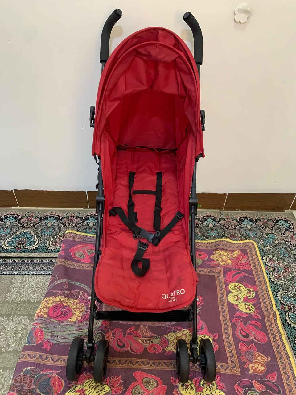 عارەبانەی مناڵان ئەوروپیە ، زۆر تازەیە زۆر تۆکمەیە لێخوڕینی زۆر سوکو خۆشە ، قایشی بەستەوەی چوارلای هەیە ، کورسیەکەی پاڵ ئەخرێ بۆخەوتن ، لە بچوکیەوە بۆی ئەبێ تا 4 ساڵی 
بچوک ئەکرێتەوە بۆناو سەیارە و شوێن زۆر کەم دەگرێت 
ژێری پێوەیە بۆشت هەڵگرتن 
وەزنی قورس نیە و لێخوڕینی زۆر خۆشە
سعریشی زۆر گونجاوە  هەر کەس ویستی مەسج بکا لە خزمەتیام


**إذا كنت صاحب هذا الإعلان وتريد حذفه لأي سبب، رجاءا أرسل رسالة إلى الدعم الفني**