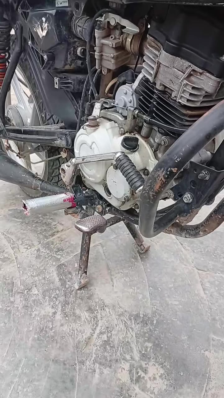 بوكسر موديل 2018شغال هندر سف بس جان متروك ولفار كارض الوايرلت وصارله شهر من يطلع دخان يعني بيع كايم اوراق كامله للترقيم كبل سعرة 550بي مجال قليل ***********
