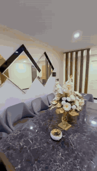 عندي شقه بوابه العراق 

مساحة 238

بناية 33

اطلالات اثنين 2 بوليفارد وزوراء
مؤثثة  بلكامل اثاث فخم جداً للاستفسار ***********
