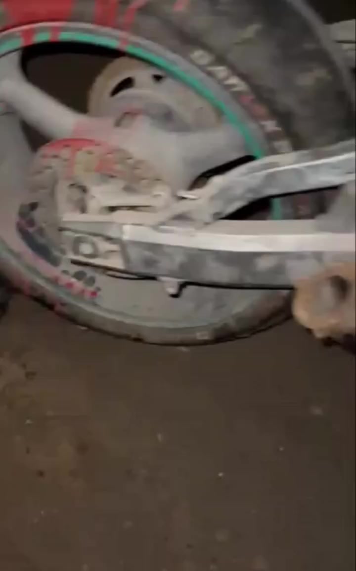 السلام عليكم دراجه بطح للبيع كومت حديد ابيع سعره350قفل لا يتعبني قفل قفل مكاني بصره ***********
