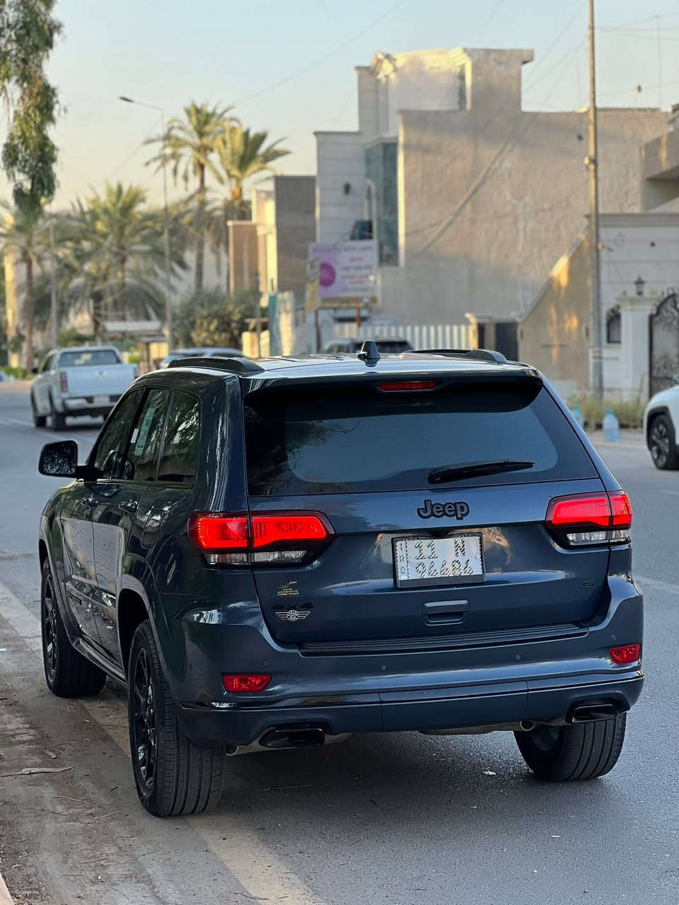 jeep S  2021
السياره مخزنه ماشيه ٢٩ كيلو وليس مايل 
بحالة الوكاله كاعياتها بالجيس بعدهن 
للون مميز رقم بغداد بأسمي بصماتها ثنين مال شركه موجوده 

السياره فول الفول رادار ٣٦٠ وفول حساسات خلفي امامي ونقطه عمياء 
داخل جلد وتدفئه وتبريد بالمقاعد والستيرن وحفض ميموري 
سستم سماعات تحديد مسار فول تحكمات ستيرن شفتات 
تشغيل عن بعد السياره جكه وحده مابيها مكانها بغداد 
  
سعر :٣٦٥
***********
