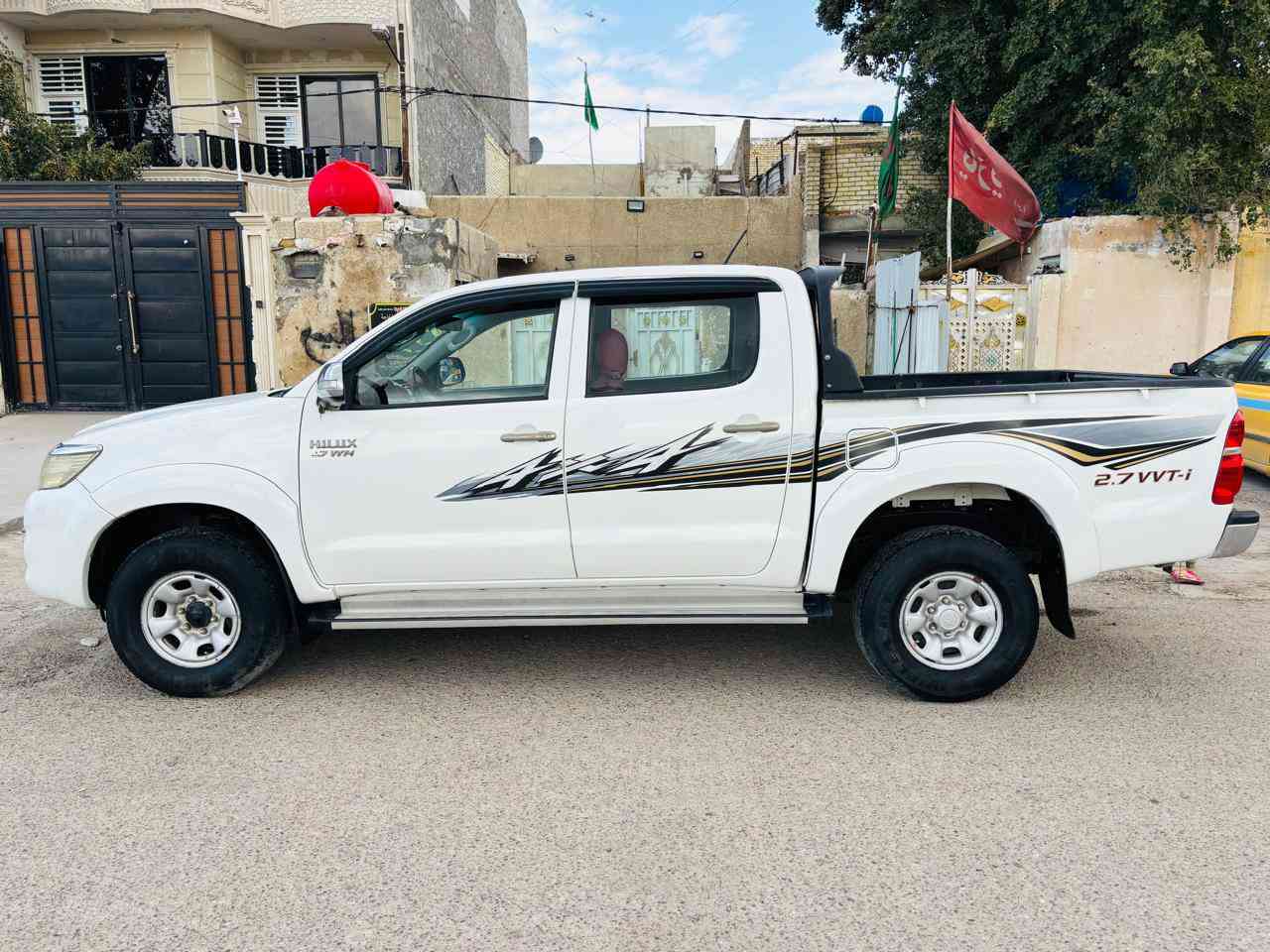 السلام عليكم مكلف بالنشر
تيوتا هايلوكس 2013 
كويتي فول 
مكينة 2700 مال 2015 حاوية
مواصفات
تحكم ستيرن جهتين 
داخل صاج بلادي
 فور ويل 
اشاير بالمري 
حساسات خلفية 
هوك خلفي 
عبوة دبل فيت بم 
السعر 215 وبيها مجال 
للاستفسار 
‭0770 292 8015‬
‭0778 353 5614
