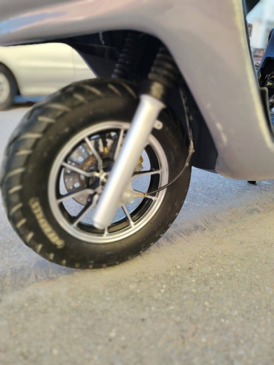 سلام عليكم دراجه فراشه فحل نضافه ميه بل ميه شلعه ومعدل خير من الله مكينه مامفتوحه  ماكس كهربايات كله شغاله تخم تاير جديد السعر 550وبيها مجال حك الجيه العنوان نجف الرقم ***********
