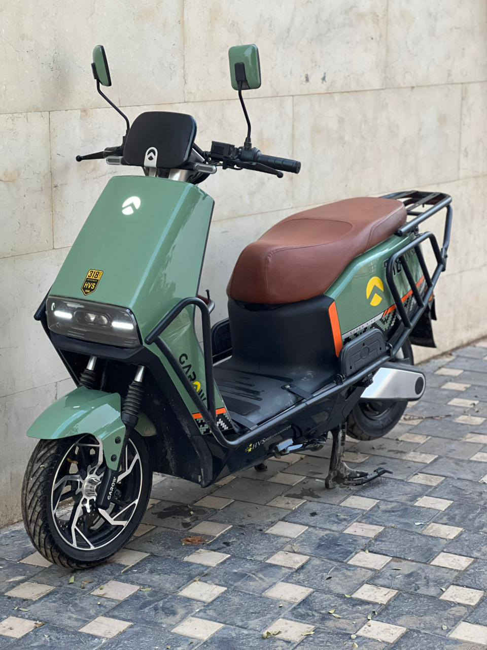 سلام عليكم شباب دراجه شحن للبيع نوع كارو دراجه عالميه استخدامها كلش قليل  دراجه تخبل والله مواصفات عالميه ومعروفه شركتها ومواصفاتها وصل المعرض موجود ابسمي دراجه ع فحص كامله مكمله من كل نواحي مواصفات

الموديل 2026
النوع كارو / GAROW
البطاريات 6 دبل نوع مسطره جرافيك 
التحويلات 1.2.3،4 
دبل إشاره 
اشاير رباعيه 
لايتات زنوزن
تشغيل عن بعد 
جهاز انذار السرقه 
مدرعه بل كامل360درجه 
لونها مميز كلش 
كشن سياحي  vib 
دكمه تفتح صندوق 
شاشه تاب تعرض الك كل عطل 
شاحنه اصليه تحتوي ع إيقاف ذاتي 
مري اصليه مال شركه 
بريكات دسكات دهن هدروليك 
اطارات جوبلس 
السرعه 80حقيقي 
 ملف بقدار 3600 ؤاط
اي استفسار اتصال

***********

مكاني بغداد
