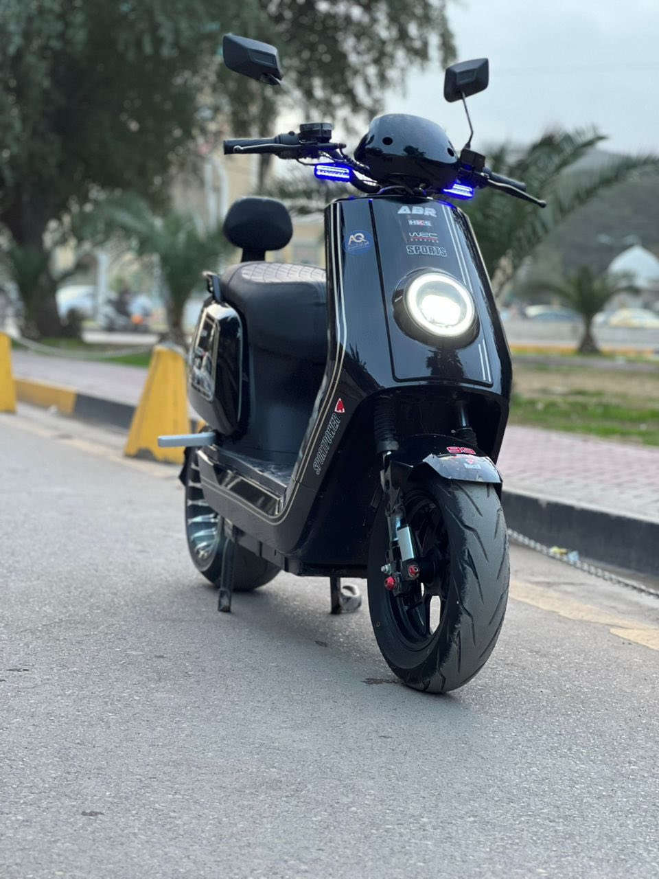 السلام عليكم..دراجه كهربائيه __الكاسحه__ موديل 2025..دخول جديد..عدد البطاريات ..6.. جرافيك ...72.فولت ...55 امبير ...السرعه 140.k ..حقيقي وشرط الفحص...مع الوزن 130.k...حجم الملف( 6000)..دراجه وضع وكاله...جكات شغاله ..كهربائيات كله شغاله..اشاره..دبل اشاره..لايت عالي ناصي هورن سكن ...مابيه اي نقص...شاحنه ذكيه تدعم الشحن السريع والأيقاف الذاتي عند امتلاء البطاريات..وصل المعرض بيه ... ..مكاني بغداد...الشراي يتصل ويدلل 

***********
