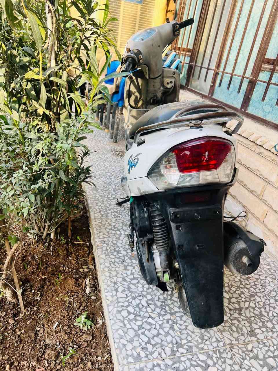 ماكس منغولي للبيع السعر 450 
محرك ما مفتوح دراجة نضيفة مبدل كفر امامي 
المكان بغداد الكمالية للاتصال *********** بغداد, العراق
