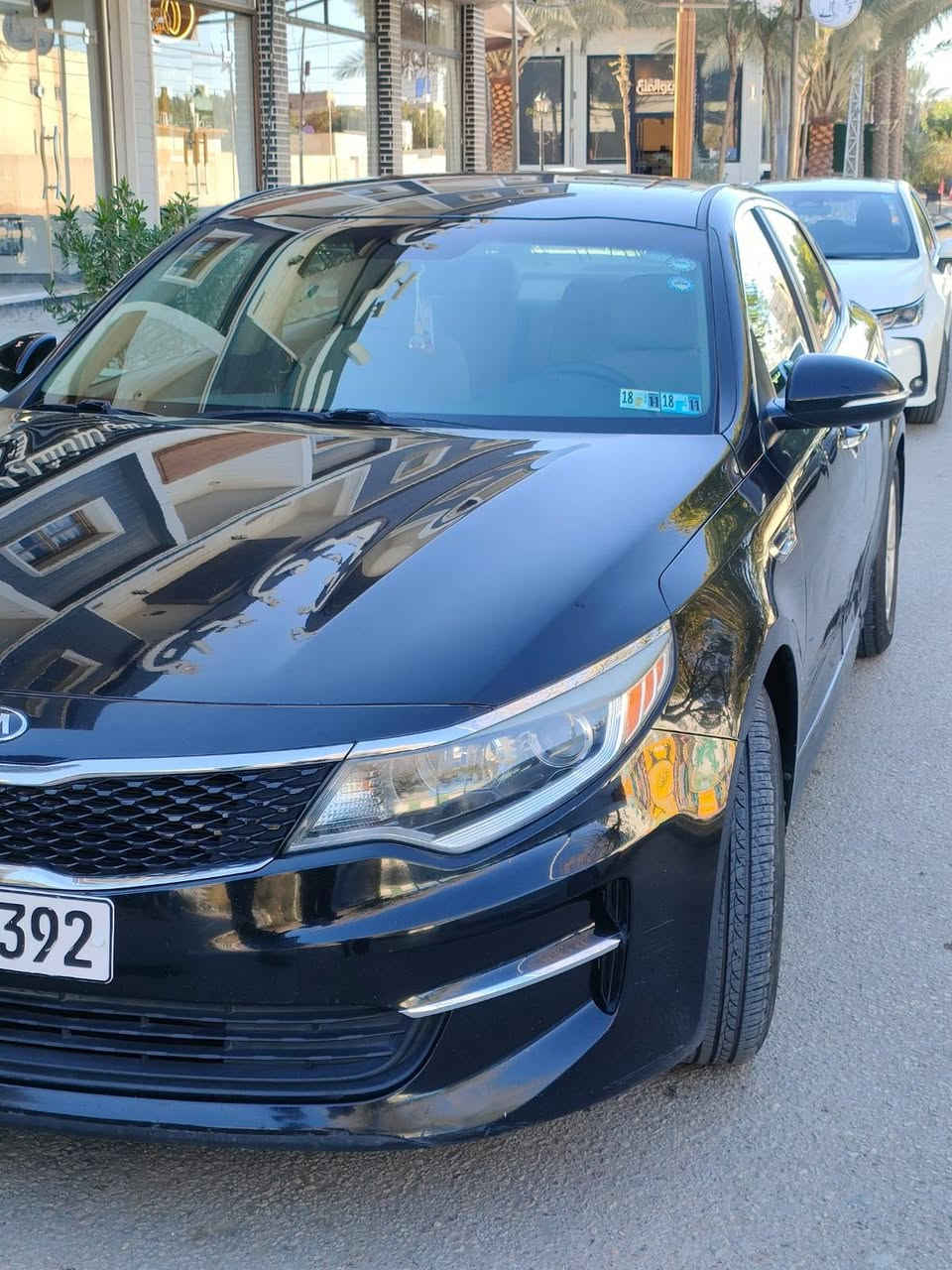 السلام عليكم
كيا اوبتيما  2018  السياره فول عده الفتحه والكشنات 
محرك :2400
المواصفات
تبريد ثلج 
شاشة اعطال
شاشه
رادارات جانبيه +اماميه 
كامره دواره
حساسات خلفيه 
بلوتوث
فول تحكم استيرن
مثبت سرعة
ويل كروم 
مانع انزلاق ABS
منفذ USB+أوكس
عدة انضمة قياده (سبورت +ايكو+نورمان ) 
سماعات وصوت تجسيم فول بلادي
داخل بيجي 
الحادث : فقط باب خلف السايق صبغ السياره بجم كبس بدون ايرباك بدون دواخل 
الرقم :اربيل وكاله بسمنه 
سياره جدآ نضيفه وبعافيه على الياخذها 
السعر :137
العنوان :كربلاء(حي الحسين) 
الأستفسار 
*********** كربلاء, العراق
