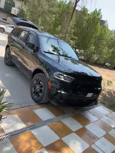 السلام عليكم ورحمة الله وبركاته
دودج دورنكو 2022 

Sxt  بلص مواصفات خاصة 
فتحة 
نقطة عمية 
ويل gt 
دبل كزوز
وباقي المواصفات المعروفة للدورنكو 
عليها برمجة فتح سرعة وزيادة عزم وبرمجة قليل ال اوكتان يعني انسه الادفانز
بوليش ونانو جديد 
ماشية 29 
حادثها يخبل ومرفق بالصور فقط  دعامية وشبر بالبنيد لتقارنها بالمهجومات اخت الكلين السيارة 
لغد شاصي دواخل راديتر كله مكفول 
رقم بغداد ب اسمي تحويل ثاني يوم
سعره 285. وبيه مجال بسيط جدا
واتساب ***********
اتصال ***********
