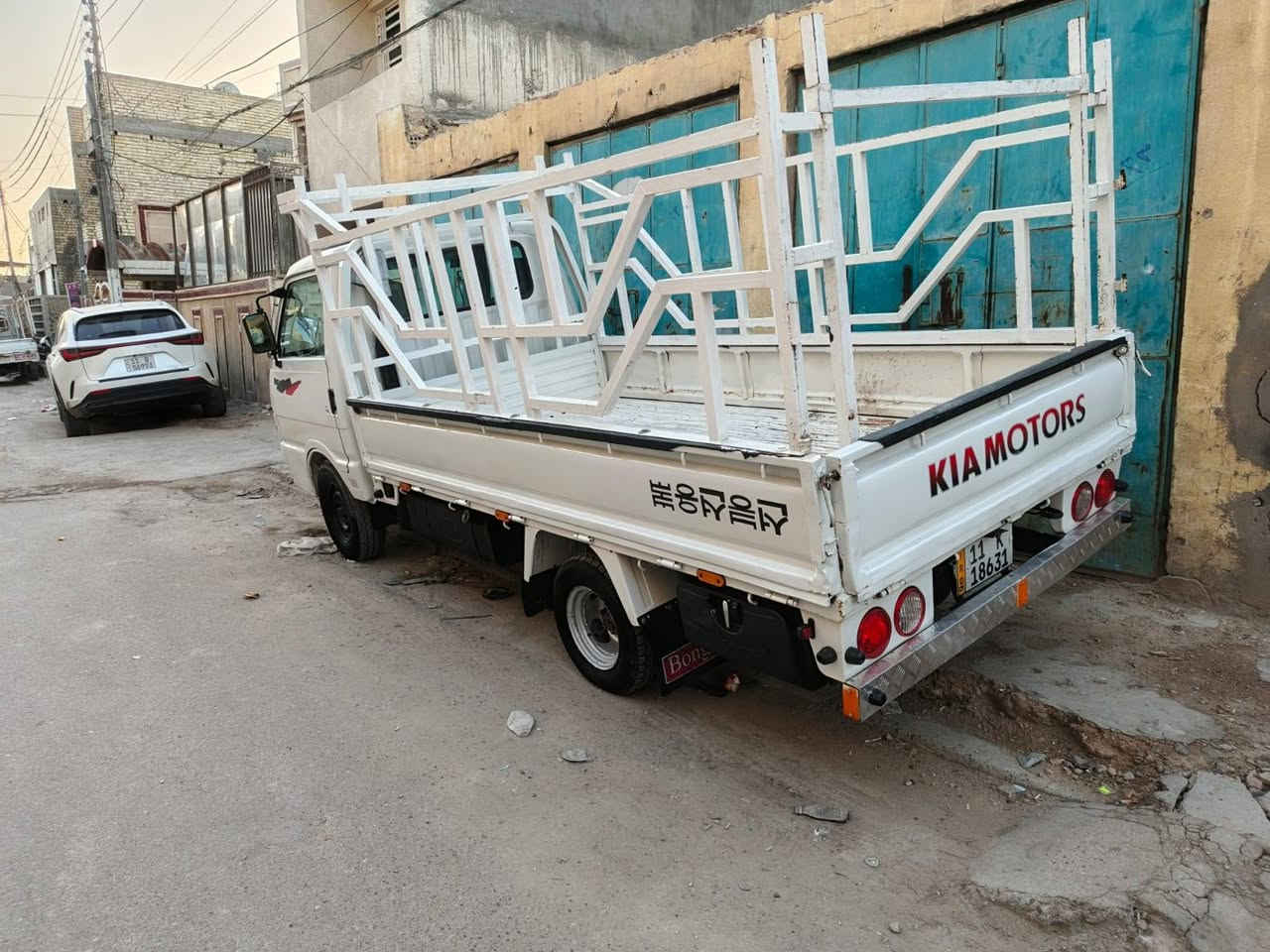 محرك شغال مضبوط
✔️ كير عادي
✔️تخم تاير جديد
✔️ ما محتاجة شي
✔️ زجاج جديد 
✔️ السيارة معمره تعمير حلو 
✔️ رقم مسجل الجديد تحويل مباشرة 
السيارة استخدام يومي وتشتغل بدون مشاكل
البيع السعر 62ورقه
📍المكان: (بغداد البياع)
📞 رقم الهاتف: (***********
