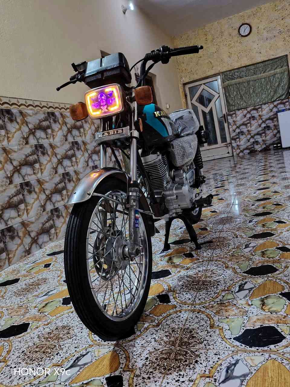 سلام عليكم
دراجه كڤير ايراني 200cc 
مكلف بلنشر.. الرقم ***********
