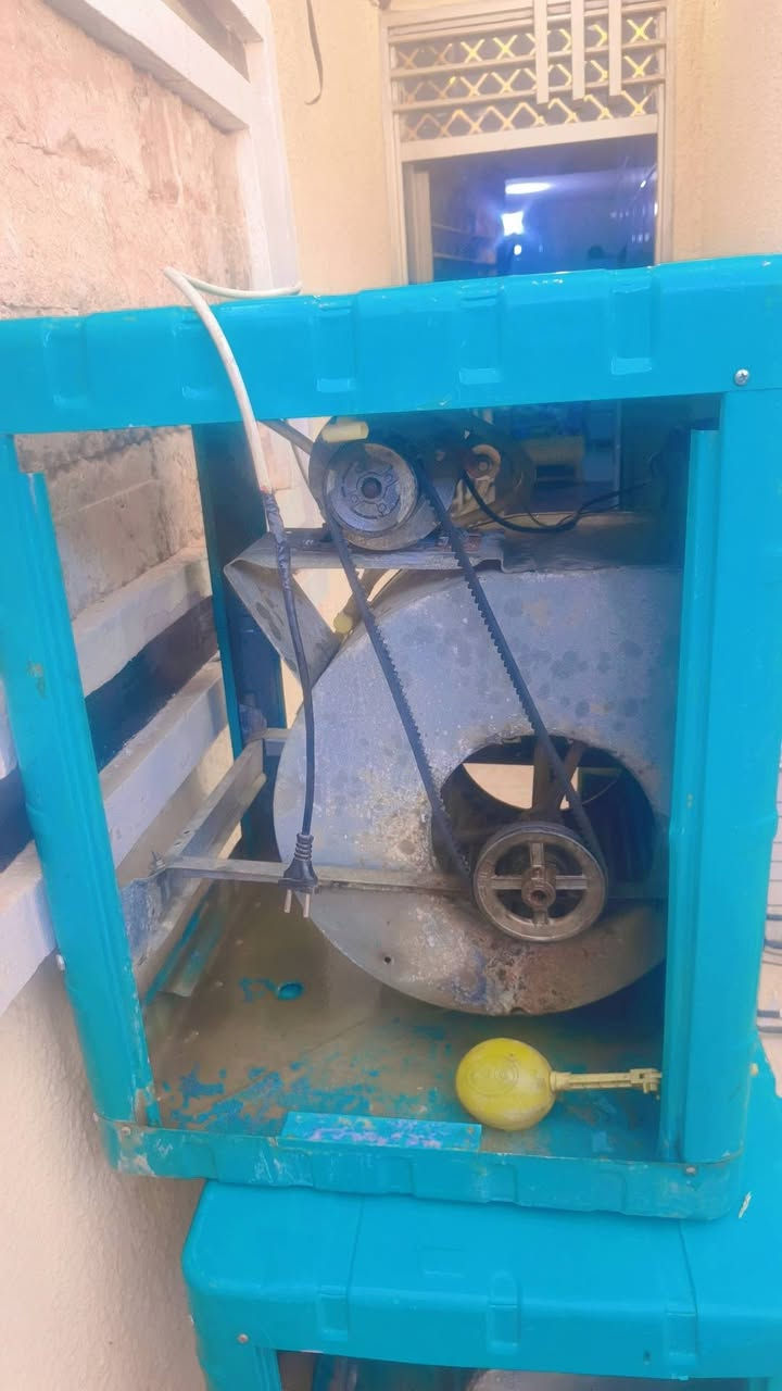 مبردة حجم 2250 مستطيل برفاب نقص ماطور فقط / 50
بايسكل اطفال اثنين الواحد 25 محتاجات ترتيب شغالات 
غساله حوضين توسوت اصلي جبيرة تغسل بطانيه وكل شي بيها شغال ب100 
طباخ كريازي كبير 5 عيون جام بلازما فرن كبير ب150 
غساله برفاب وسط شغاله نظيفه حيل بس حوض التنشيف يحتاج تنظيف وضب ب75
السكلات ال13 
***********
