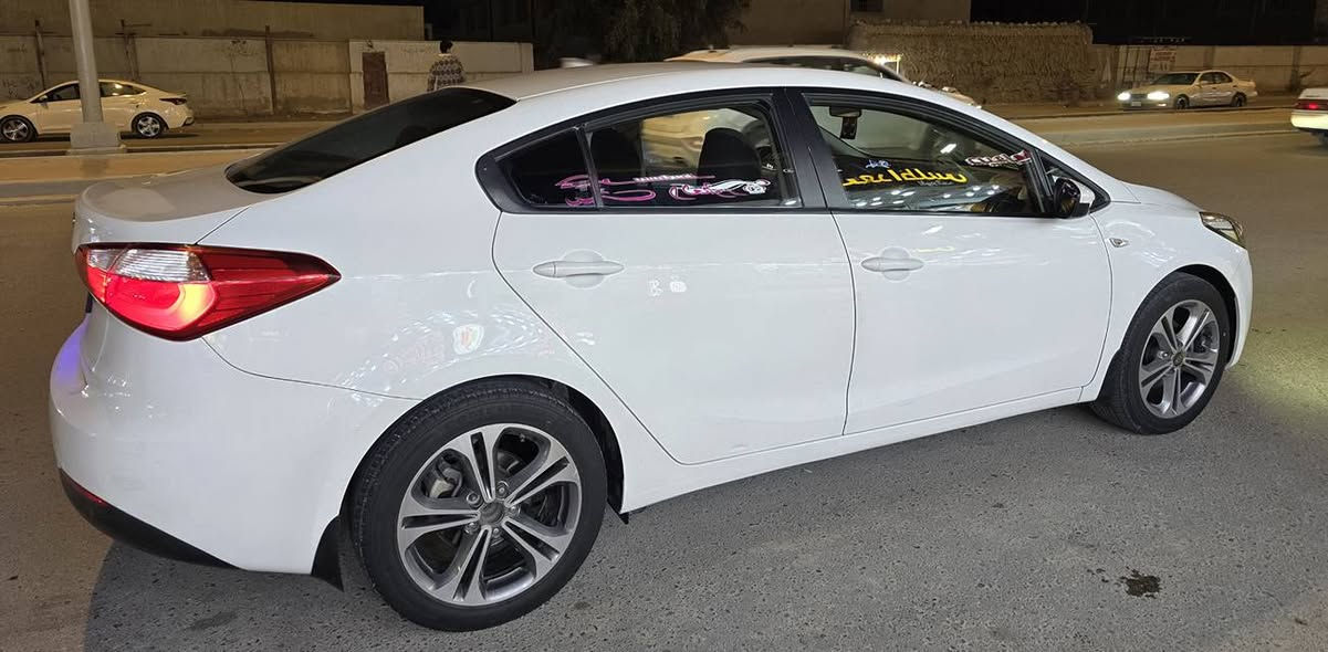 السلام عليكم كيه سيراتو مديل 2013 كفاله عامه محرك 1600 دوش ام حساسين رقم اربيل الجديد او هزه جديده أو سنويه 2030 بسم الكردي عندي وكاله عامه السعر 120 او بيه مجال العنوان البصره الزبير رقم ***********
