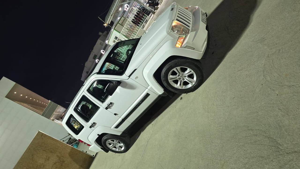 جيب ليبرتي موديل 2012
خـلـيـجـي شركة نيڤا كفاله عامه 
فول مواصفات فتحه سقف تحكم ستيرن كروز سرعه فور ويل اوتو شاشه جبيره قلاب سماعه دمام 
كامره خلفيه حساسات قماره شامو داخل نضيف 100٪ سياره على وضع شركه مابيها نقص ابد محرك وكير وحداديه وتخم تاير جديد نصبتها احله من صور رقم اربيل دولي جديد هزه جديده تحويل وكاله حاضر مكان السياره البصرة 
السعر 125 وبيها مجال للشراي
*********** اتصال + واتساب
