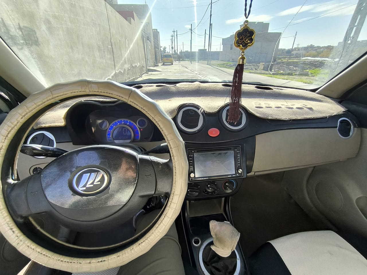 ليفان للبيع 2012
كير ومحرك شرط لاصرف ولا نفخ
السياره بسمي 
بيها كابون
تبريد ثلج 
37بيها مجال
رقم ***********
***********
