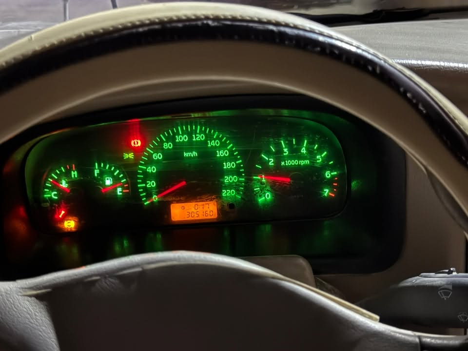 شيري كوين موديل 10 كير ومحرك كورلا اوتماتيك   رقم انكليزي بغداد خصوصي ابيض هزه جديده  جانت لون اصفر تكسي وتحولت ابيض ورقم خصوصي  كلها شغاله كير محرك كهربائيات والتبريد شغال مكانها بغداد الرصافة السعر 28 ورقه  التواصل مع صاحب السيارة  ***********
