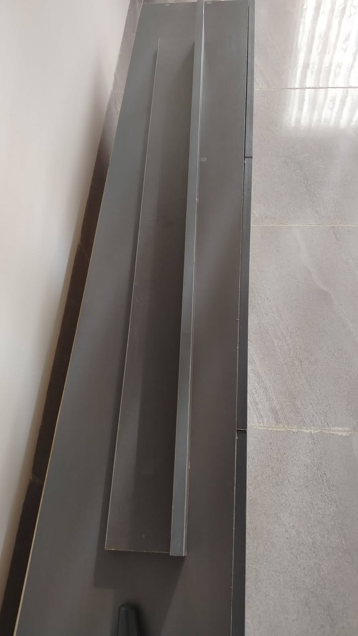 ميز تلفزيون جديد ما مستعمل حتى رجله ما مشدود وياها رفوف اثنين ورف عريض
السعر فقط 100 وبي مجال اشوي


**إذا كنت صاحب هذا الإعلان وتريد حذفه لأي سبب، رجاءا أرسل رسالة إلى الدعم الفني**