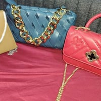 للبيع • اكسسوارات شخصية